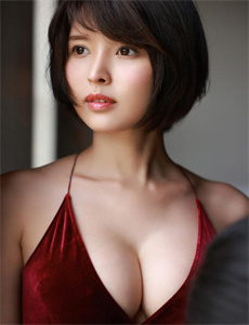 高山清渠-动漫美女泳装